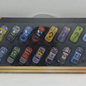 SET DE CARROS X16 EN CAJA KZ957-027